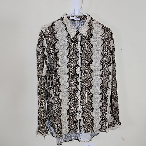 Mango Women's Animal Patterned Button-up Shirt Size 8 - Picture 1 of 5